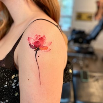 tatouage fleur de lotus