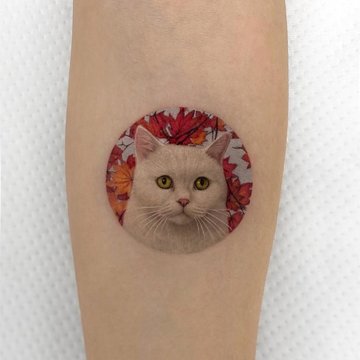 tatouage de chat stylisé, tatouage de chat minimaliste, tatouage chat