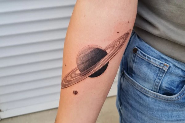 tatouage planète
