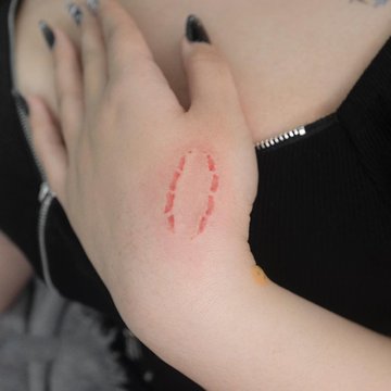 tatouage morsure