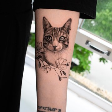 tatouage de chat stylisé, tatouage de chat minimaliste, tatouage chat