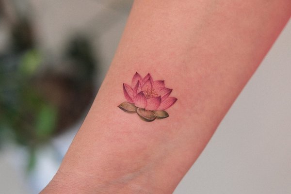 tatouage fleur de lotus