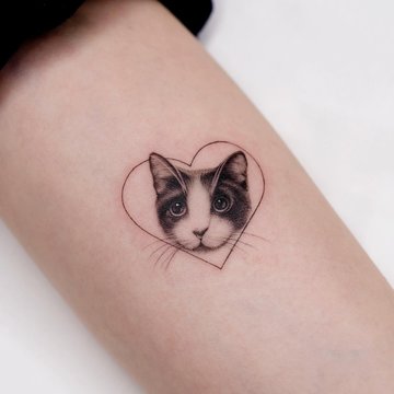 tatouage de chat stylisé, tatouage de chat minimaliste, tatouage chat