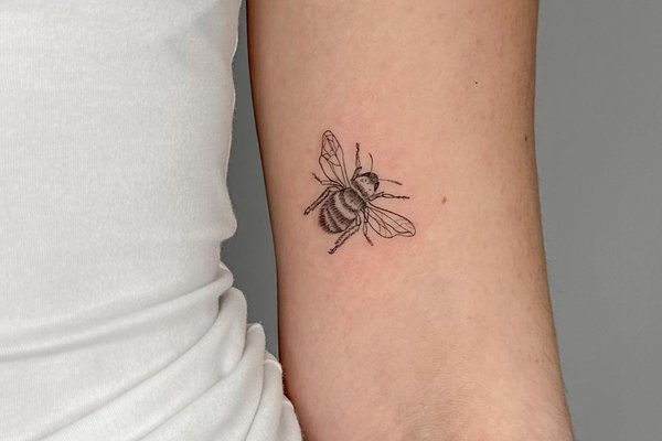 tatouage abeille