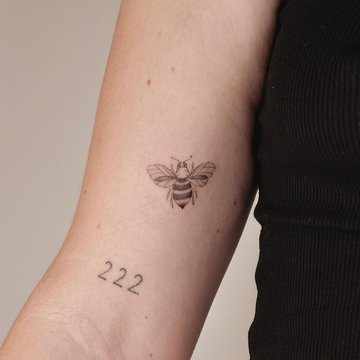 tatouage abeille
