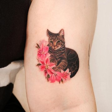 tatouage de chat stylisé, tatouage de chat minimaliste, tatouage chat