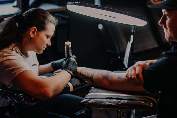 Comment choisir un salon de tatouage