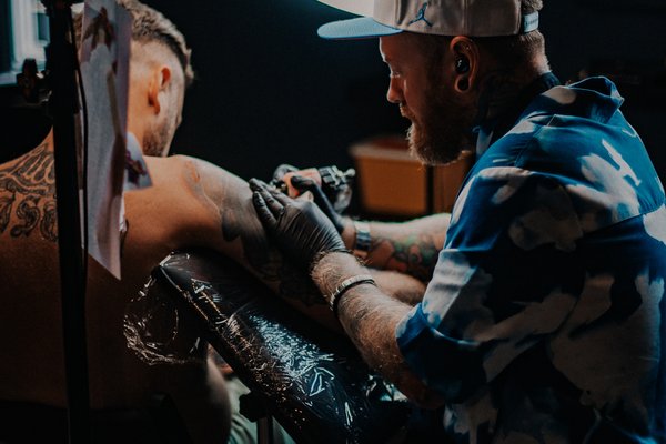 Comment choisir un salon de tatouage