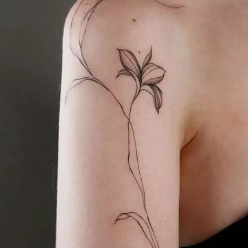 tatouage épaule femme
